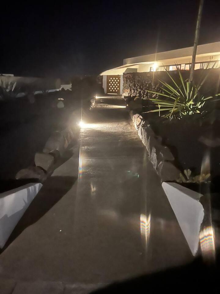 Lanzarote Famara Beach Bungalow Esterno foto